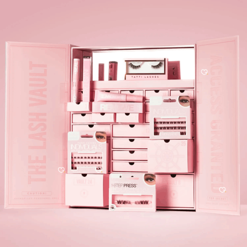 Tatti Lashes Advent Calendar 2025 consists of a range of Tatti’s most popular lash styles, in a chic, blush-pink box