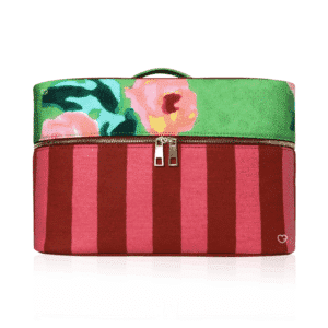 Oh My Cream Beauty Advent Calendar 2025 contains 25 clean beauty products, including face masks, lip balm, cleansing gel, ampoules, and face creams from well-known multi-brands