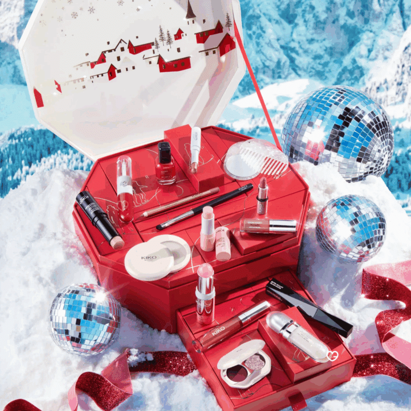 Kiko Advent calendar 2025 makeup beauty composed of 24 make-up and skincare products, in standard or mini format, as well as essential accessories.