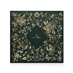 Avant Skincare Advent Calendar 2025 12-day journey into luxury beauty. Behind each carefully designed compartment are high-end skincare treatments, including serums and creams enriched with plant-based ingredients. Presented in an elegant format, this limited-edition calendar is designed for festive moments of self-care or as a thoughtful seasonal gift. The clean and structured design underlines its premium character while emphasizing a daily ritual of discovery.