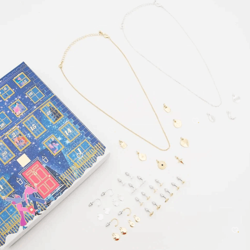 Avon Jewellery Advent Calendar 2025 includes 25 Avon’s best-selling jewellery items, featuring high-quality, gold-toned pieces
