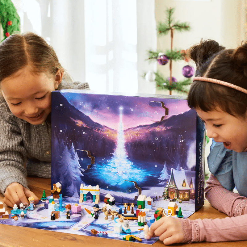 Lego Disney (43273) Advent Calendar 2025 with 24 mini builds, 5 Frozen figurines and a festive board game for kids and collectors.