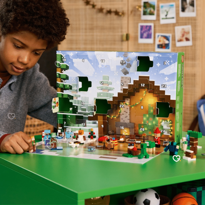 Lego Minecraft (21280) Advent Calendar 2025 with 24 festive builds, 300 pieces and holiday minifigures for kids and collectors.