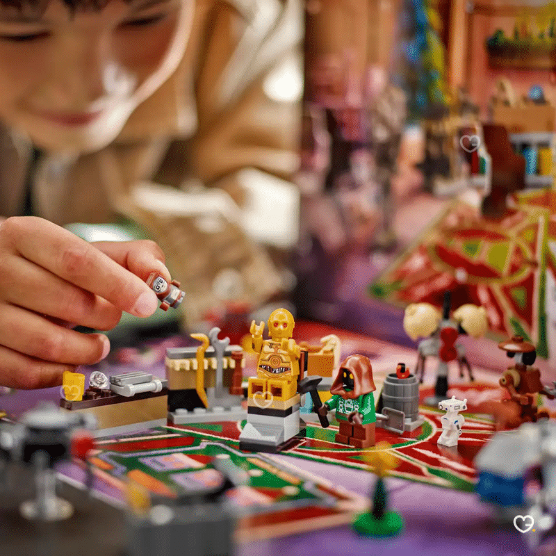 Lego Star Wars (75418) Advent Calendar 2025 with 263 pieces, 24 festive surprises, BB-8 snowman, Jawa, Babu Frik and holiday builds for kids and collectors.