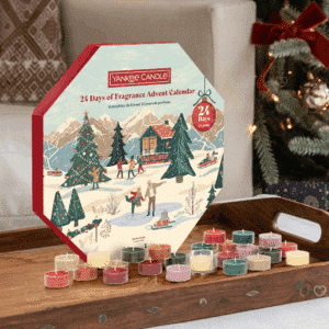 Yankee Candle Wreath Advent Calendar 2025 with 24 scented tea lights, glass holder and 8 festive fragrances, perfect for Christmas candle lovers.