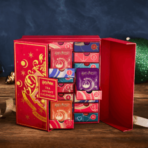 Harry Potter Tea Advent Calendar 2025 with 24 drawers of black, fruit and herbal infusions. Magical festive gift for tea lovers and fans.