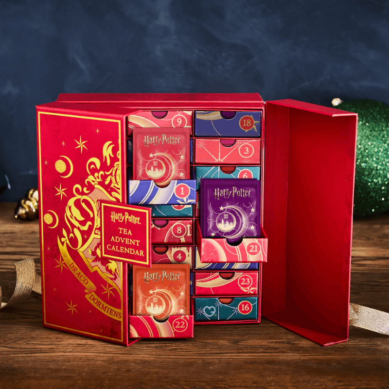 Harry Potter Tea Advent Calendar 2025 with 24 drawers of black, fruit and herbal infusions. Magical festive gift for tea lovers and fans.