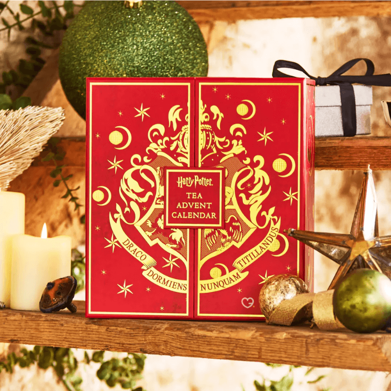 Harry Potter Tea Advent Calendar 2025 with 24 drawers of black, fruit and herbal infusions. Magical festive gift for tea lovers and fans.