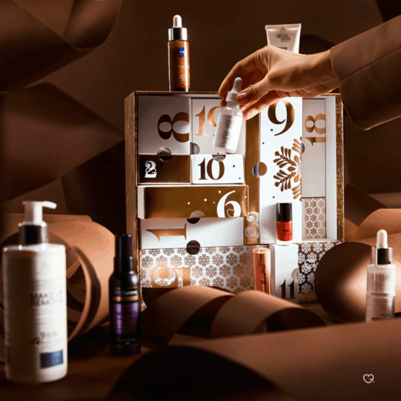 Notino Advent Calendar 2025 for women with 24 beauty treats—skincare, makeup, perfume, and hair care in elegant festive packaging.