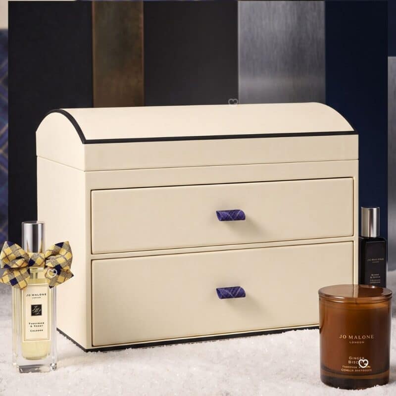Jo Malone Advent Calendar 2026 with a full-size cologne and a travel candle