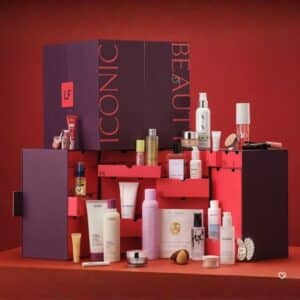 Full content of Lookfantastic Beauty Advent Calendar 2026 premium skincare including Medik8, Color WOW, Sol de Janeiro and Elemis